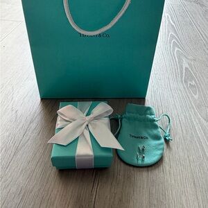 Tiffany & Co. Infinity Earrings ♾️